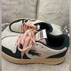 Stylist Lacoste Sneakers, chic and comfortable 🐊✨
